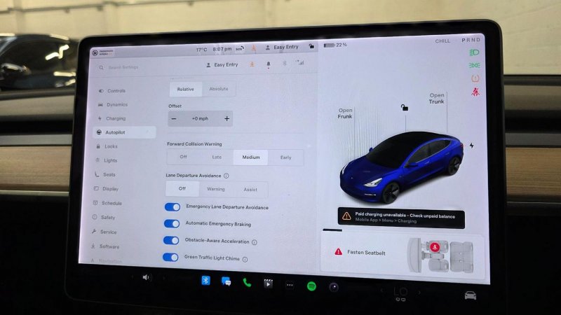 TESLA MODEL 3